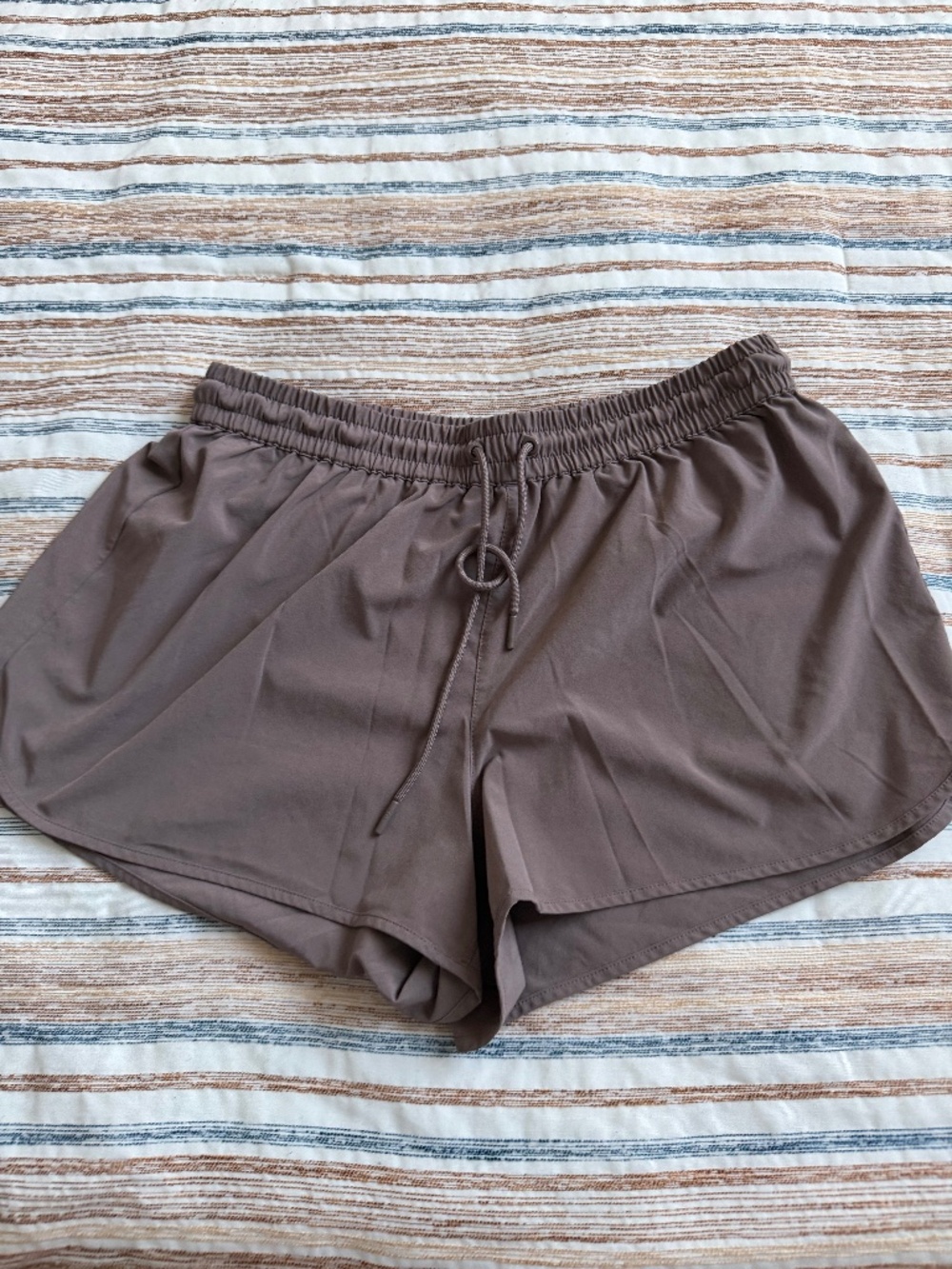 Aritzia TNA Athletic Short Size Medium